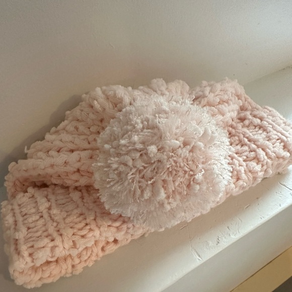 Super soft, baby pink sweetness all rolled up into one adorable set 💕 - Picture 3 of 6